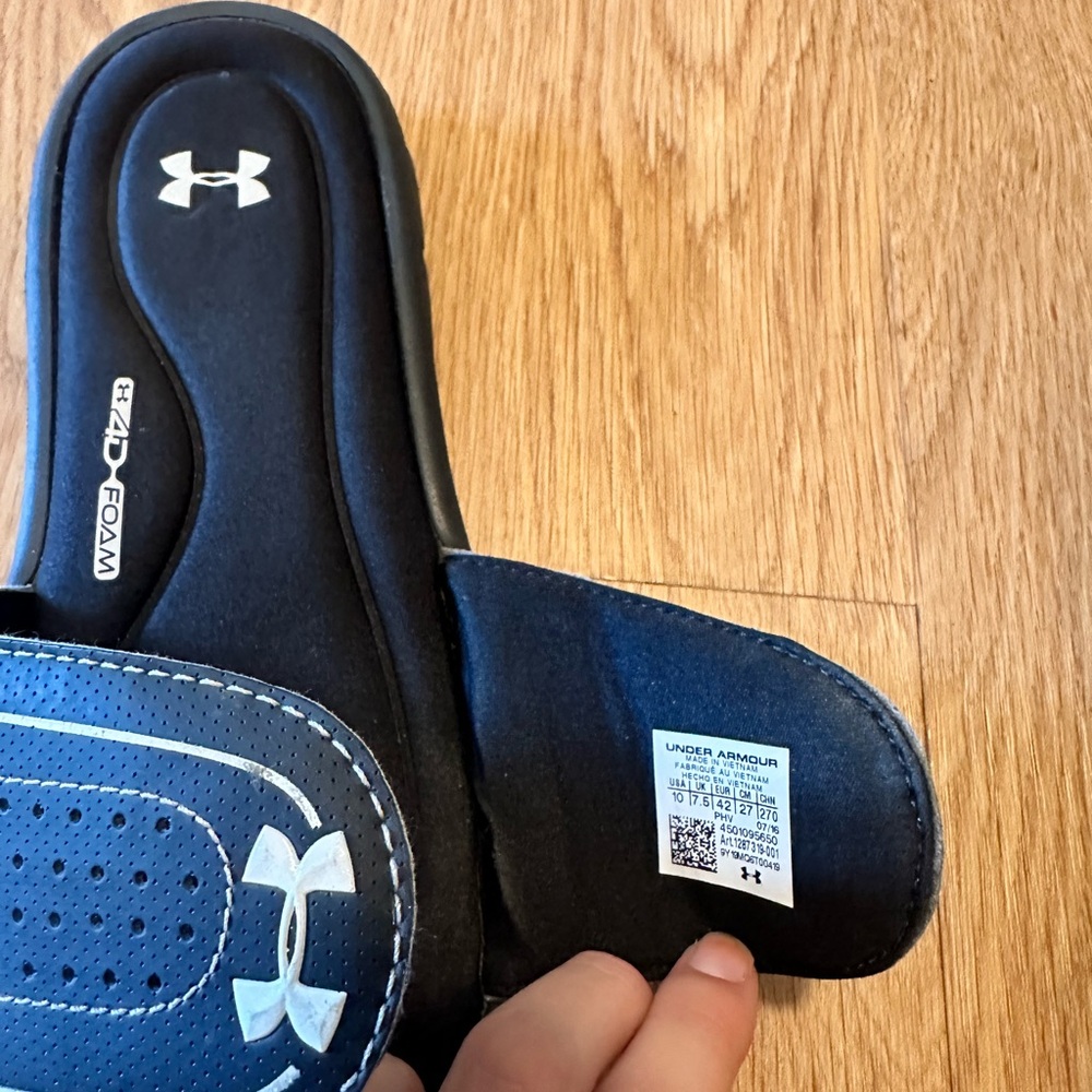 Under Armour Memory Foam Black Slides Sandals barely worn men size 10 women 11 - Picture 3 of 5